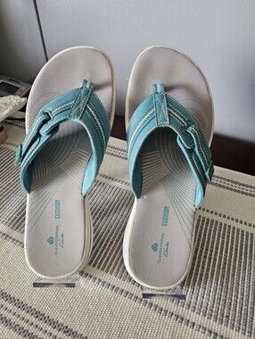 Clarks Women's Teal Strap Cushion Flip Flop Sandals